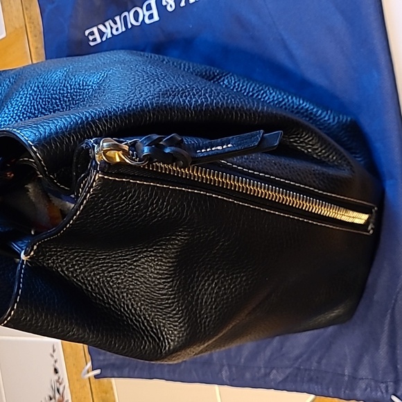 Dooney & Bourke Black LARGE Tote.  Pre-loved. - Picture 4 of 16